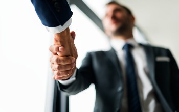 Why solution providers should understand the psychology behind B2B buying decisions 